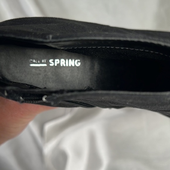 Size 10 Aldo Call It Spring Black Nubuck Ankle Booties - Gold Heel Accents EUC - Picture 6 of 8